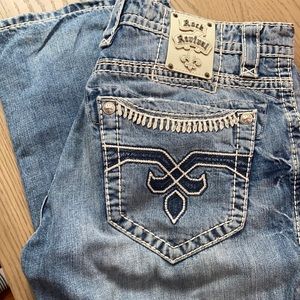 Men’s Rock Revival Relaxed Straight Leg Jean